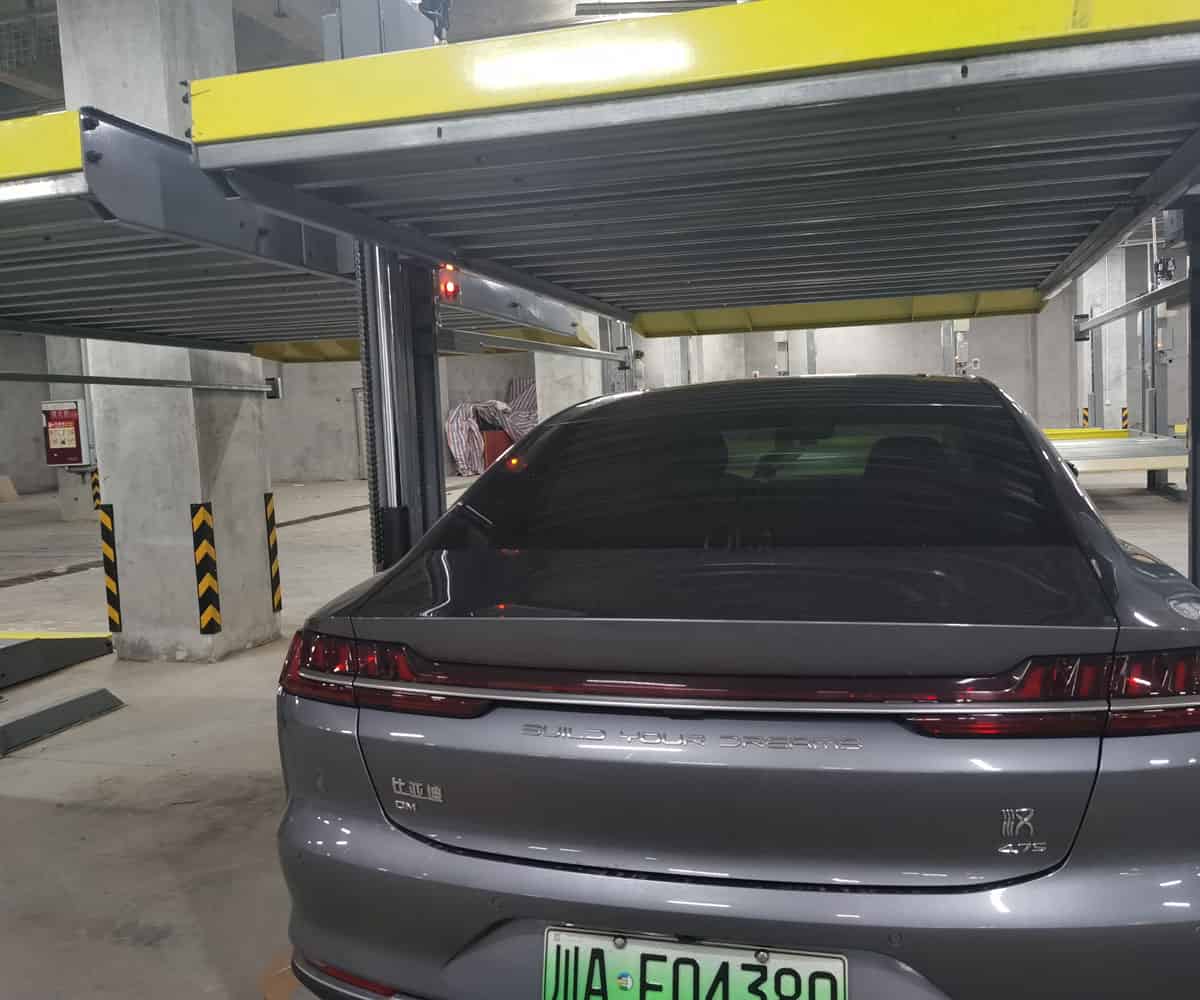 西區(qū)兩柱簡易類機(jī)械式停車位出租
