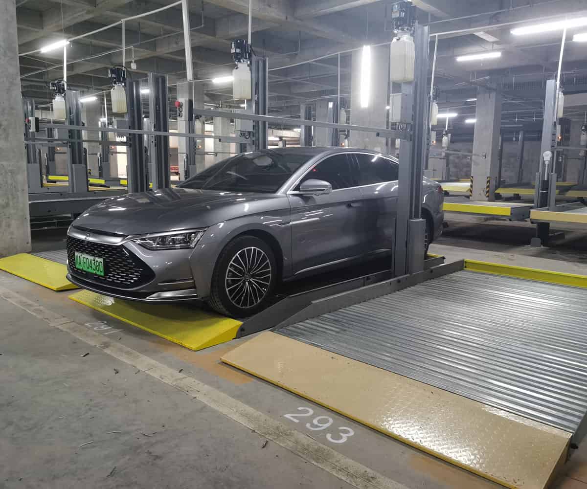 西區(qū)PJS兩柱簡易升降機(jī)械式立體車庫設(shè)備